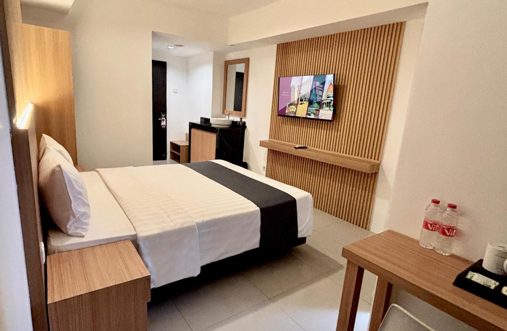Pondokcabe Hilir Nemuru Hotel Ciputat מראה חיצוני תמונה